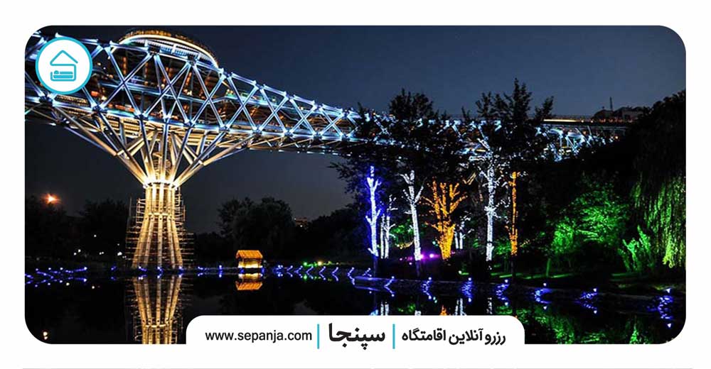 نمایی از پل طبیعت تهران