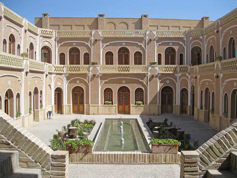 فهرستی از بهترین مکان های تاریخی یزد 5 خانه لاری ها
