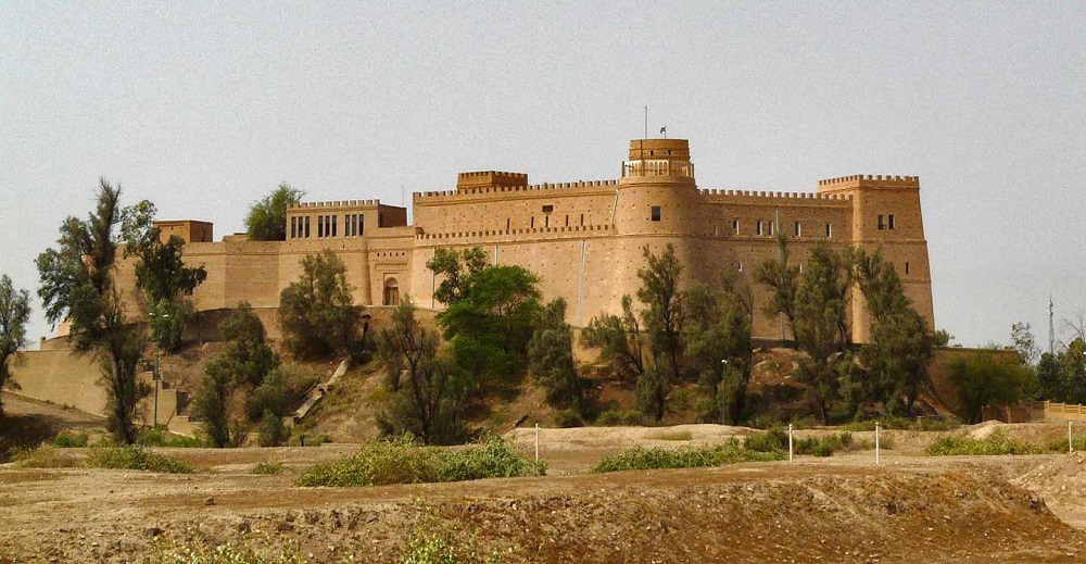 آشنایی با بهترین جاهای خوزستان 4 کاخ آپادانا