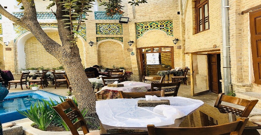 رستوران بامگاه عمارت