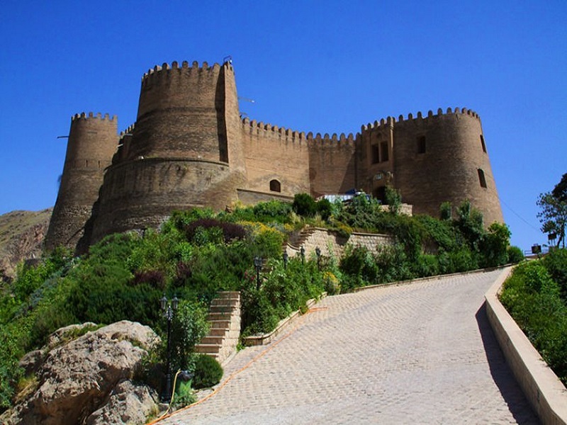 پیشینه قلعه فلک الافلاک