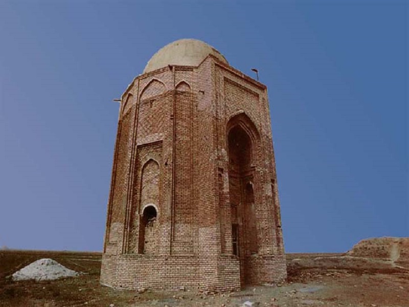 فهرست جاهای دیدنی اراک 5 بقعه پیر مراد آباد