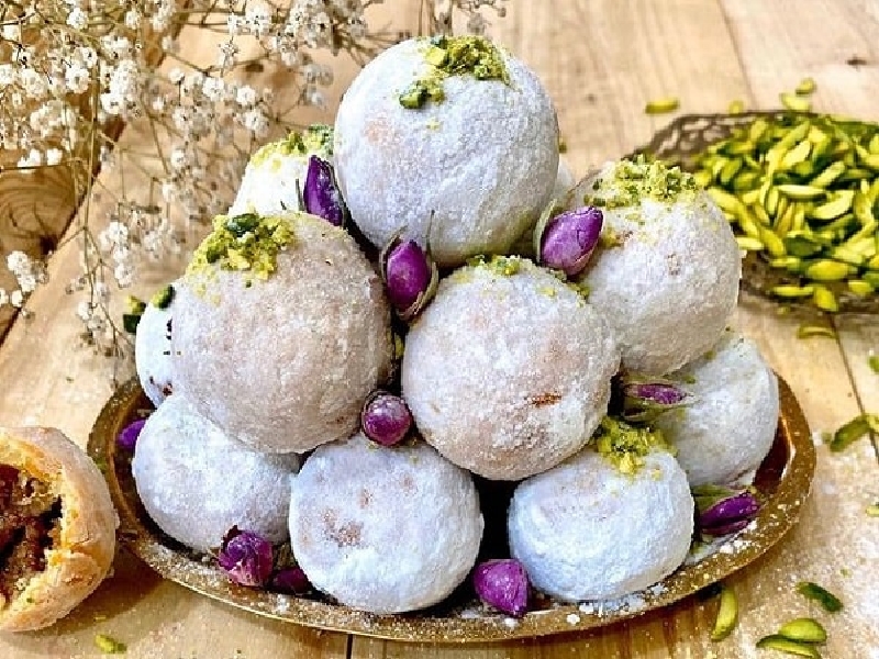 فهرستی از بهترین سوغات یزد 5 قطاب از سوغات یزد