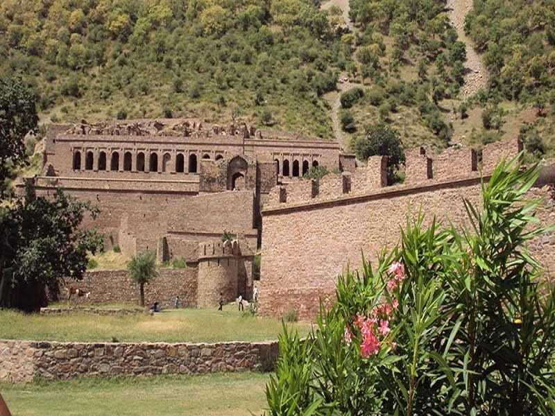 قلعه بنگار