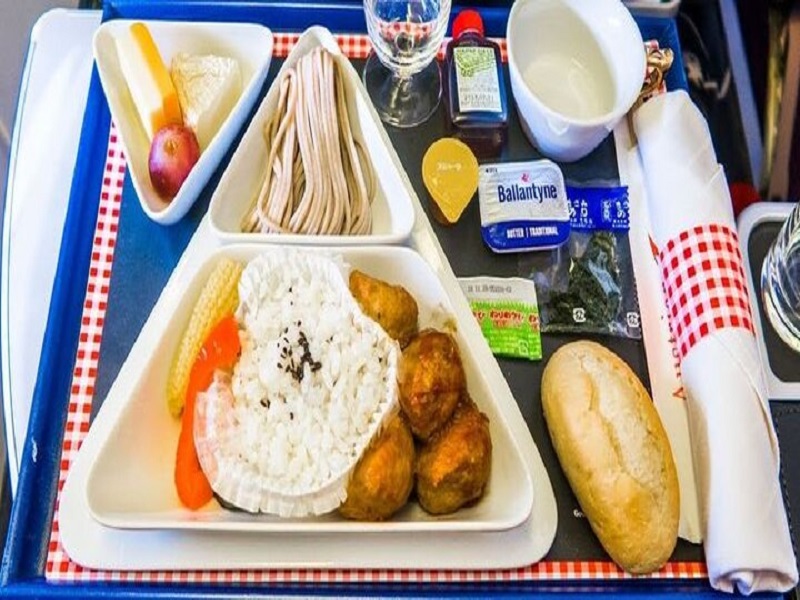 غذاهای مناسب سفر با هواپیما