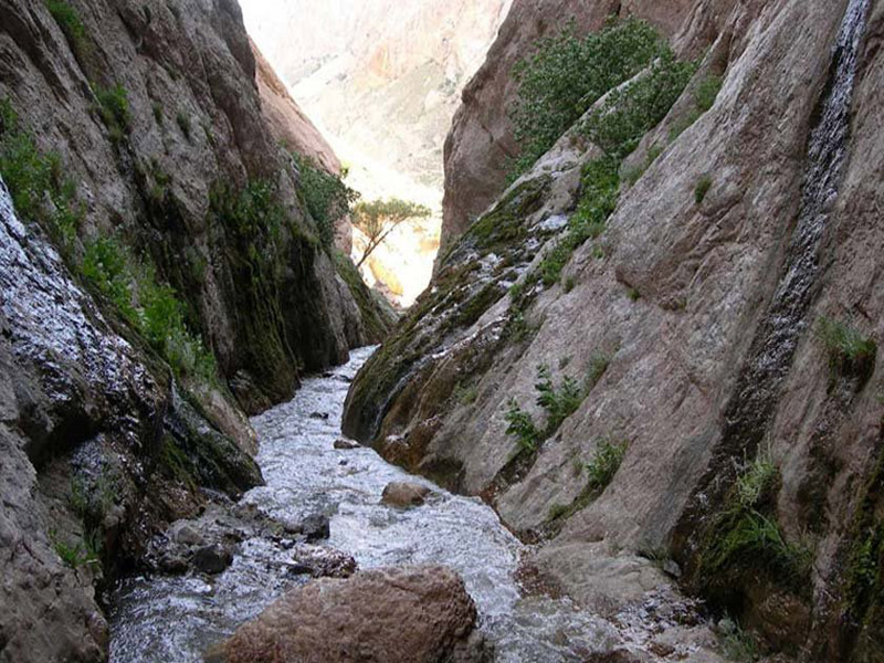 آشنایی با جاهای دیدنی اسفراین اولین شهر اقوام آریایی 7 آبشار توی اسفراین