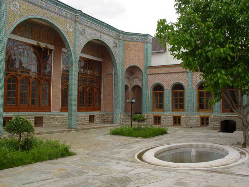 معرفی بهترین جاهای دیدنی ارومیه 6 مدرسه هدایت