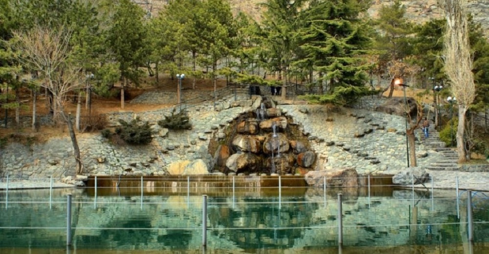 بوستان سنگی جمشیدیه