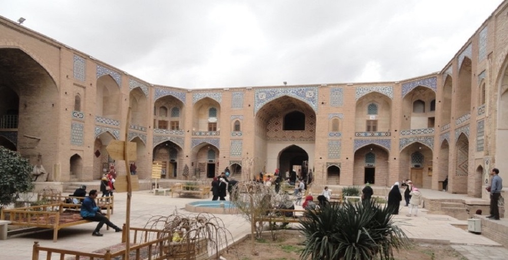 مدرسه و کاروانسرا