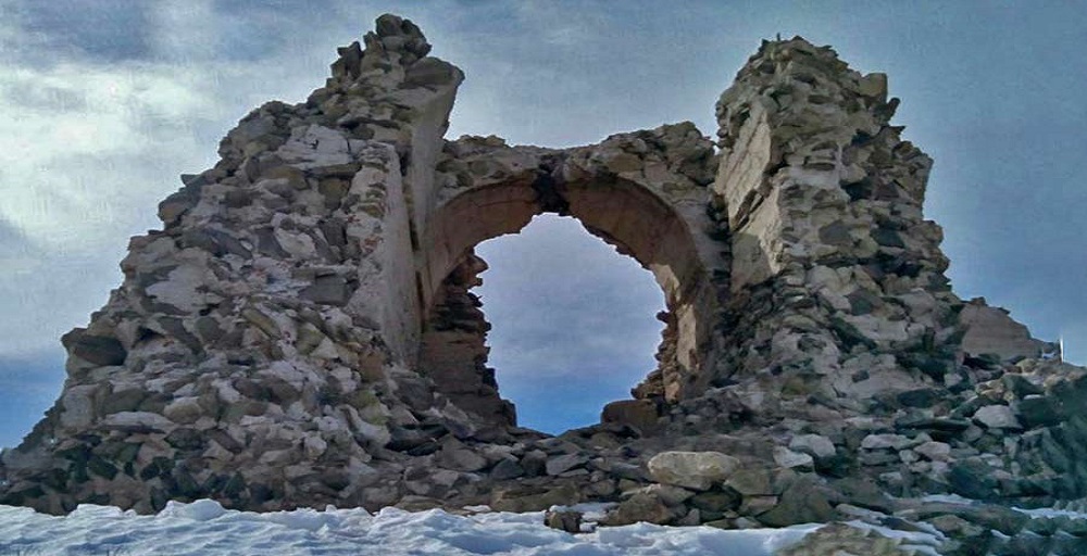 راهنمای سفر به شهرستانک 7 قلعه دزد بند