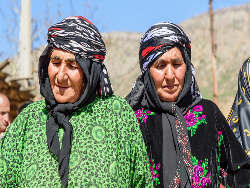 معرفی لباس محلی زنان لرستان
