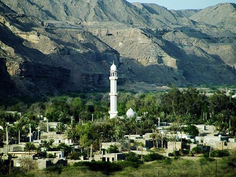آشنایی با گورستانی ترسناک در چابهار به نام قبرستان جن تیس 2 قبرستان جن تیس