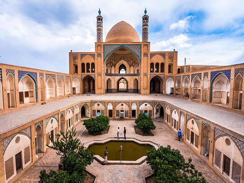 بهترین زمان گلاب گیری کاشان 4 شهر کاشان