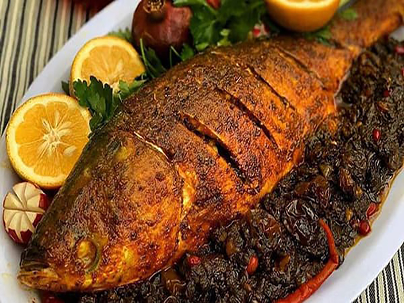سبزی پلو با ماهی 7 ماهی شکم پر همراه سبزی پلو