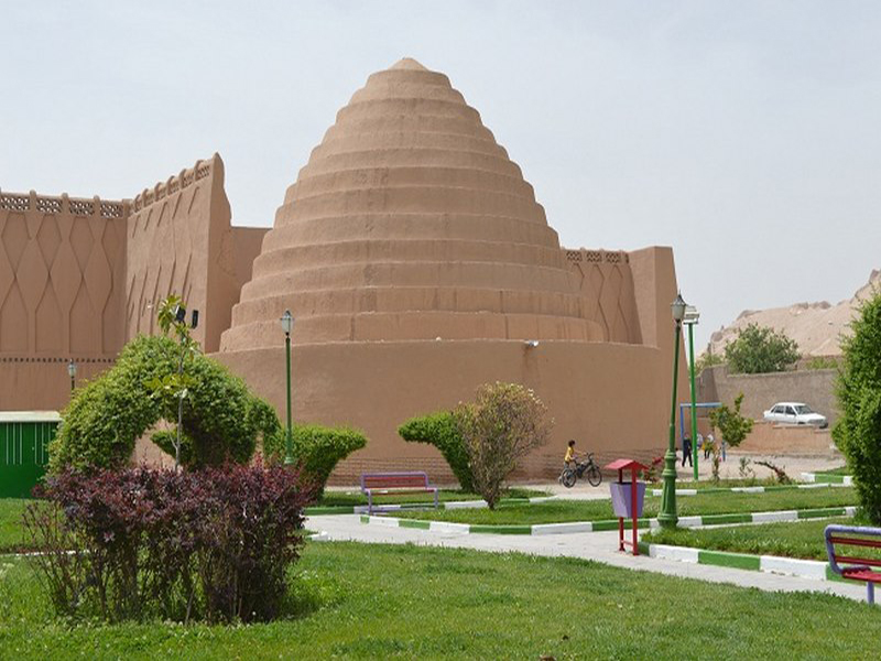 معرفی لیدر محلی کرمان + جاذبههای گردشگری 7 یخدان مویدی کرمان