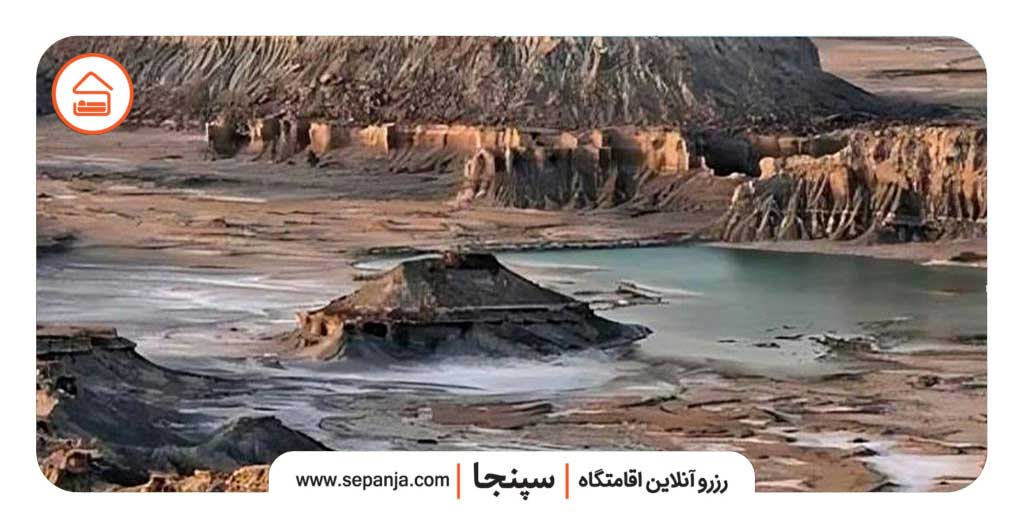 خلیج دیرستان یا(خلیج دلفینها) کجاست؟ 4 خلیج دیرستان یا(خلیج دلفینها) کجاست؟