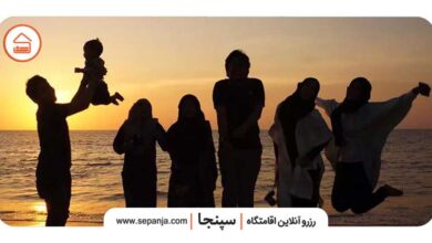 خانواده در حال گردش در ساحل رامسر
