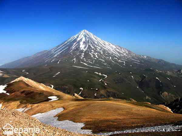 Damvand-Mountain-Climbi