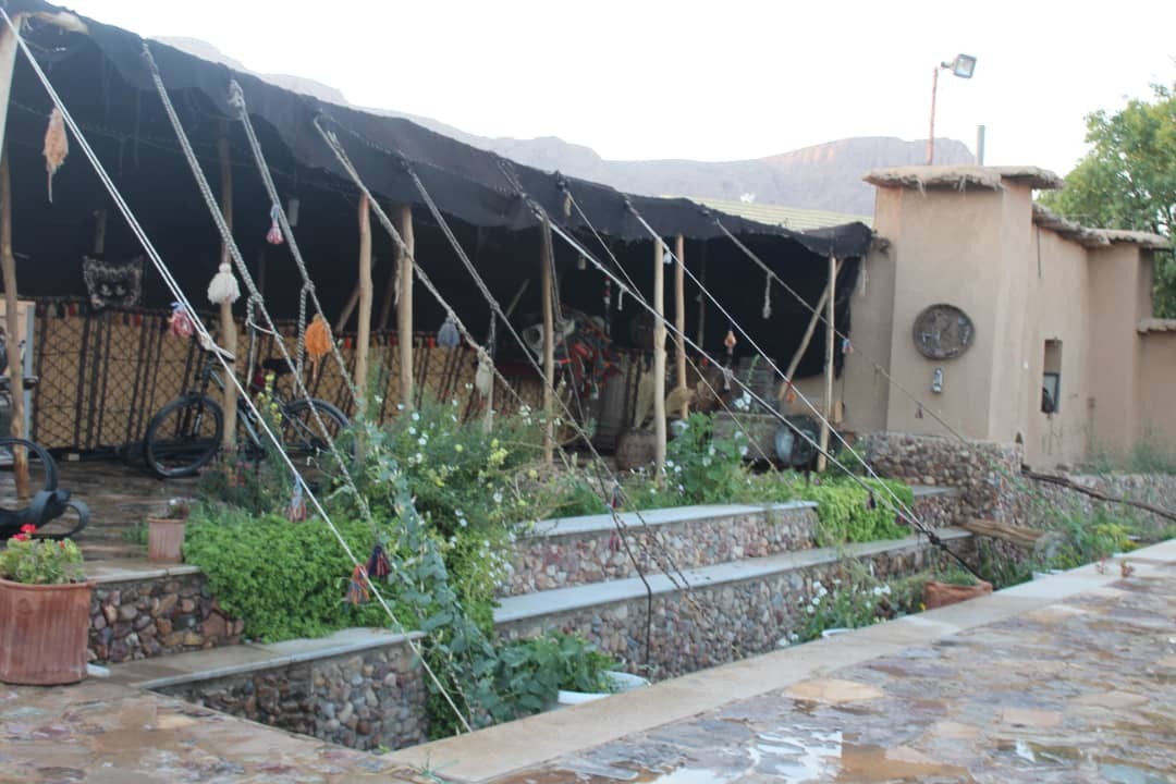 Eco-tourism سیاه چادر عشایری در استهبان درب قلعه
