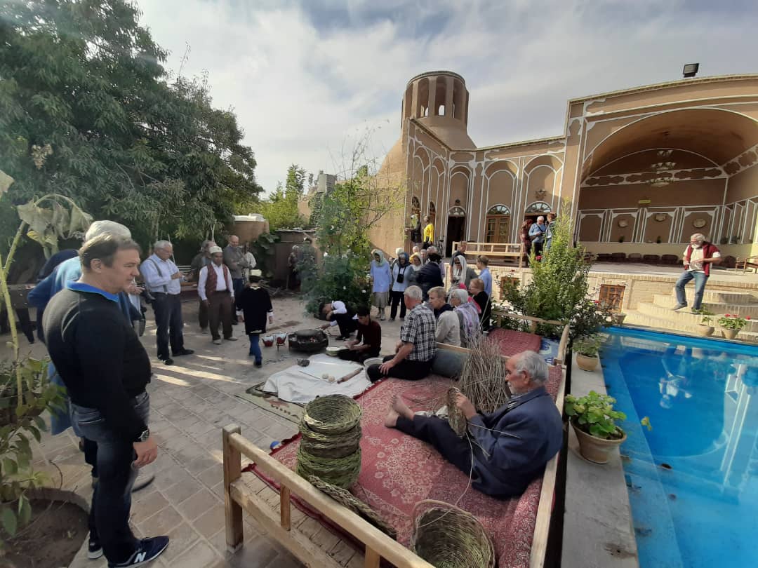 Eco-tourism اجاره اقامتگاه بوم گردی سنتی در مهریز یزد  | اتاق 3تخته 