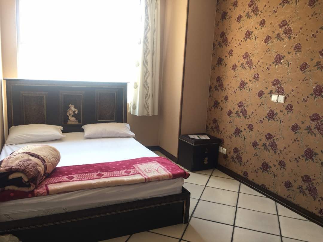 townee هتل آپارتمان دو خواب در هفت تنان شیراز _ستایش