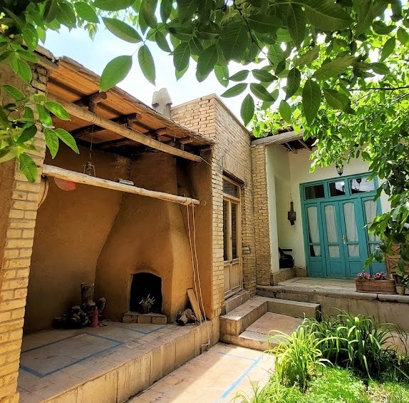 Eco-tourism اجاره اتاق سنتی در بویین میان دشت اصفهان