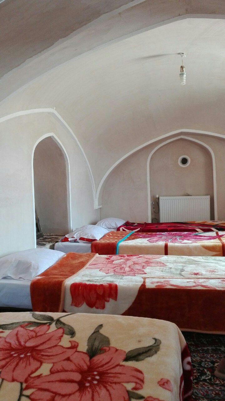 Eco-tourism اجاره اتاق سنتی در امامزاده یحیی زواره 