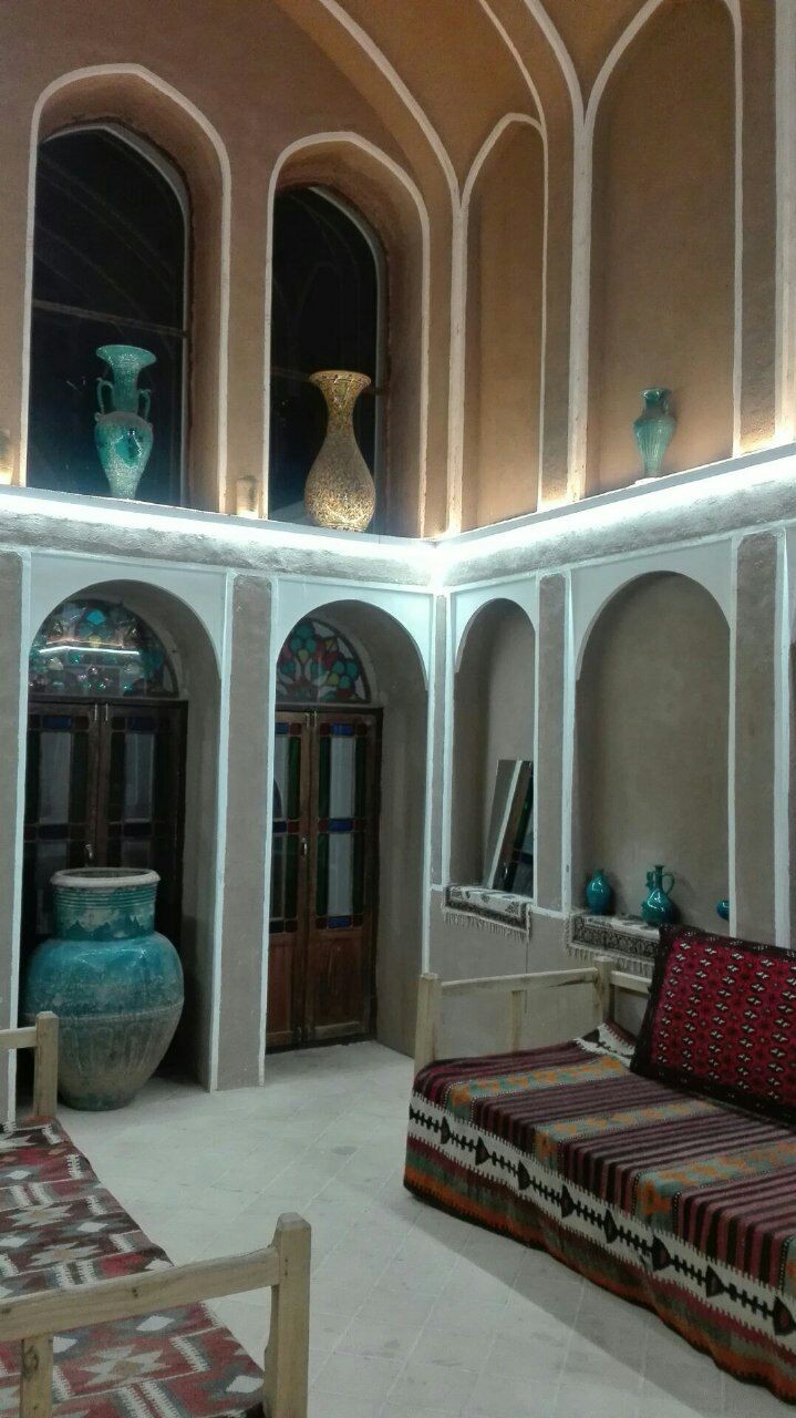 Eco-tourism اجاره اتاق سنتی در امامزاده یحیی زواره 