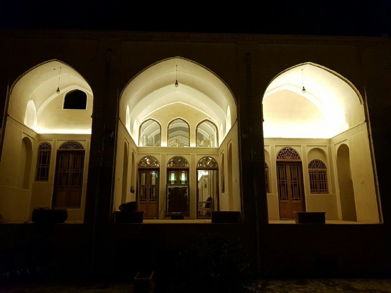 Eco-tourism خانه سنتی در امامزاده یحیی زواره 