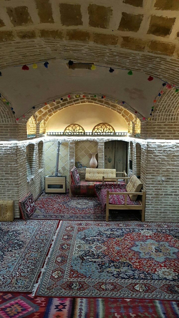 Eco-tourism اتاق سنتی در امامزاده یحیی زواره 