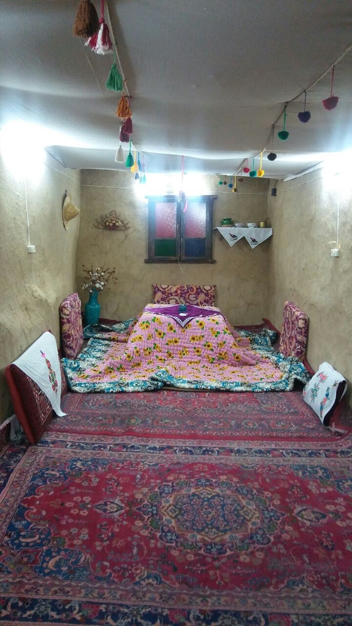Eco-tourism اجاره خانه ی سنتی در بیارجمند سمنان -اتاق کرسی