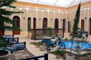 Eco-tourism اجاره هتل سنتی در مسجد جامع یزد - 4تخته