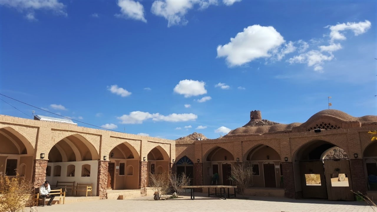 Desert اجاره کاروانسرا کویری در انارک اصفهان - 1