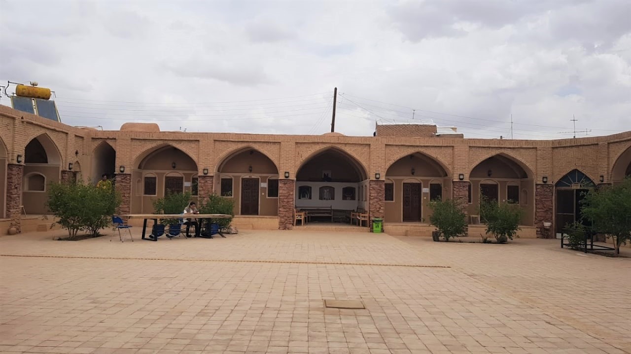 Desert اجاره کاروانسرا کویری در انارک اصفهان - 1