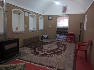 بوم گردی اجاره اقامتگاه سنتی در روستای آشتیان انارک