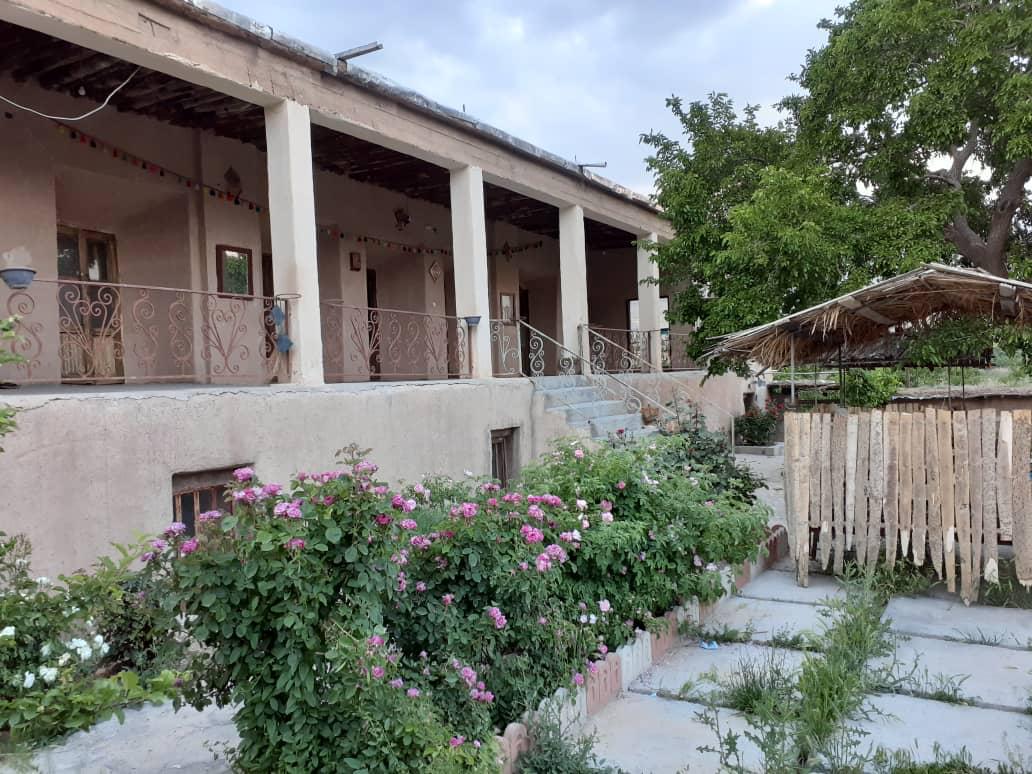 Eco-tourism اجاره اقامتگاه بومگردی در رستم آباد اردل
