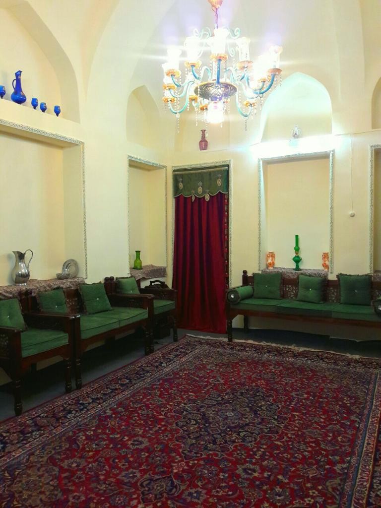 Eco-tourism اجاره سوئیت سنتی در آتشگاه اصفهان - 6دری