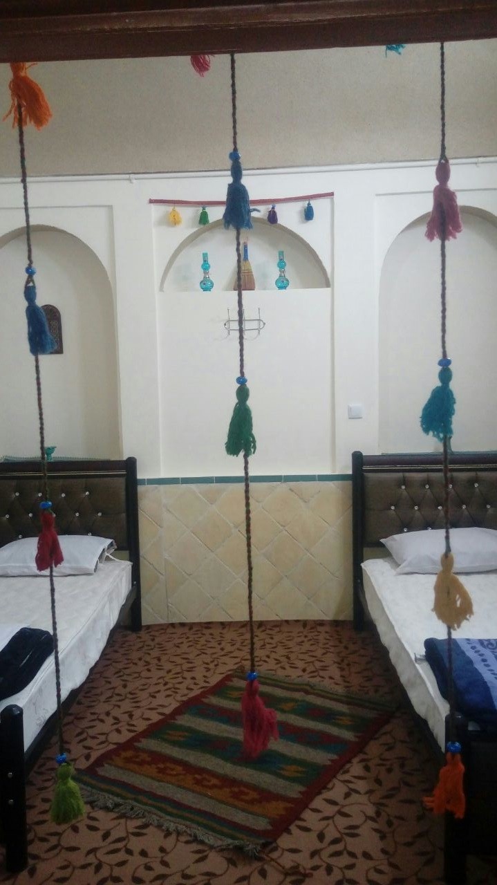 بوم گردی اتاق سنتی در یزد -  اتاق3