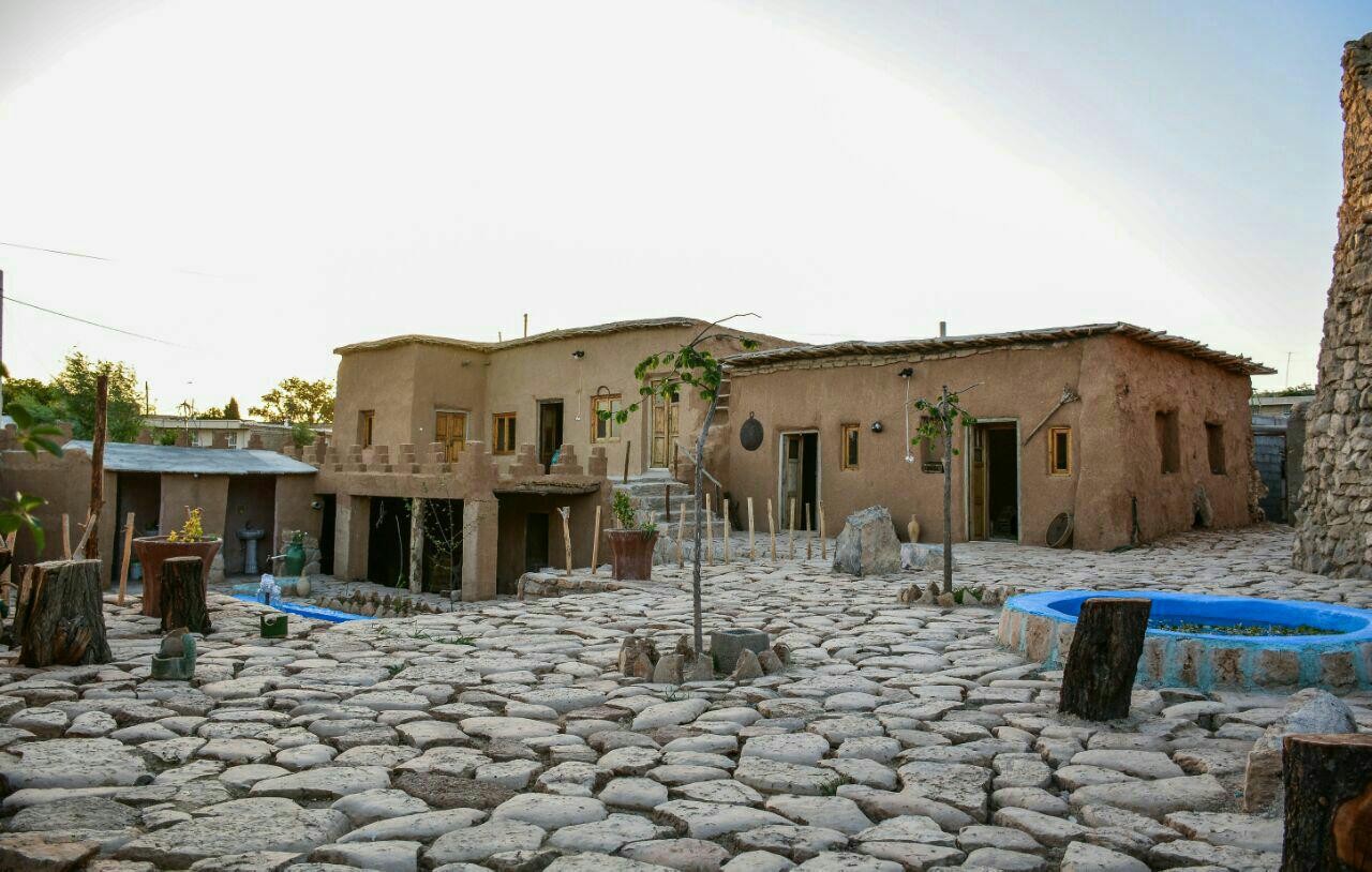 Eco-tourism اجاره اقامتگاه بومگردی در قصر یعقوب خرم بید _اتاق 3