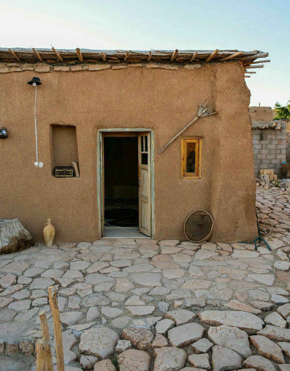 بوم گردی اجاره خانه سنتی در قصر یعقوب خرم بید _اتاق 10