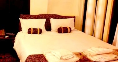 اجاره اتاق دو تخته در هتل سنتی و بومگردی در رجایی یزد - اتاق 2