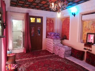 روستایی اجاره اقامتگاه بومگردی سنتی در زند شیراز