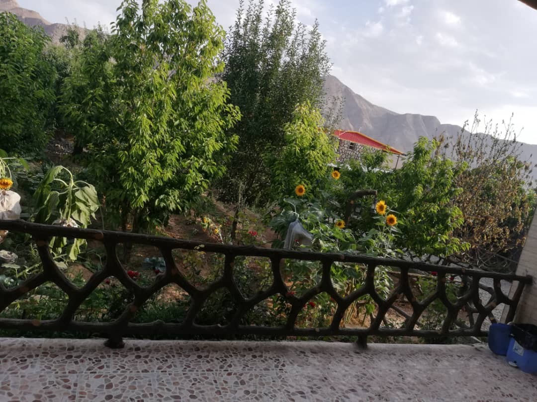 روستایی اجاره ویلا باغ در حسین آباد مهریز 